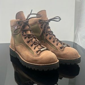Like new Danner Light II boots —Women’s size 9.5
